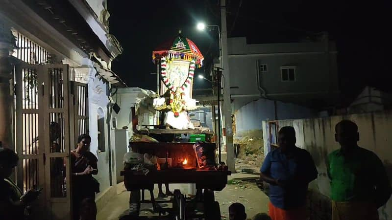 In Coimbatore, the Swami's procession was suddenly stopped by the police vel