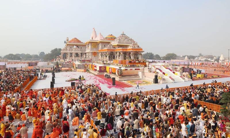 Lakhs Devotees visit Ayodhya Ram Mandir despite cold wave in Uttar pradesh ckm