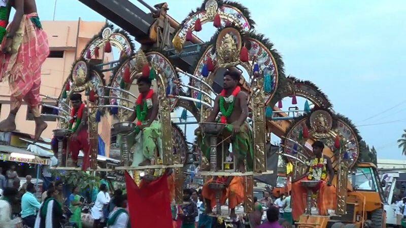 Devotees have a special darshan at the Palani Murugan temple on the occasion of Thaipusam festival vel