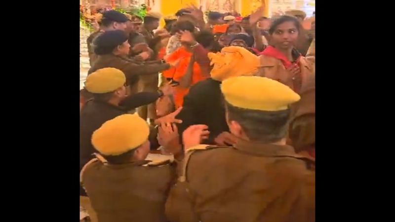 Around 3 lakh devotees have taken the darshan of Ram Lalla in Ayodhya today Lakhs are still present smp