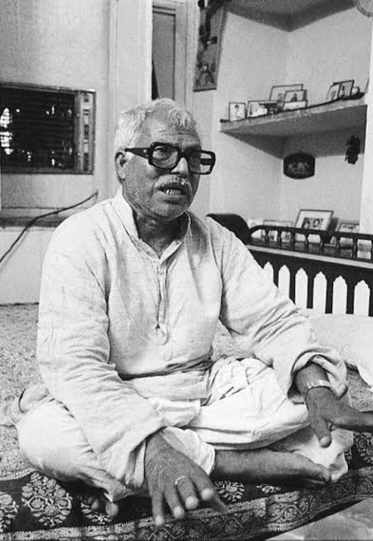 <p>कर्पूरी ठाकुर नाई समुदाय से थे। उनके पिता गोकुल ठाकुर और मां रामदुलारी देवी थीं। उनके गांव को अब कर्पूरी ग्राम कहा जाता है।</p>
