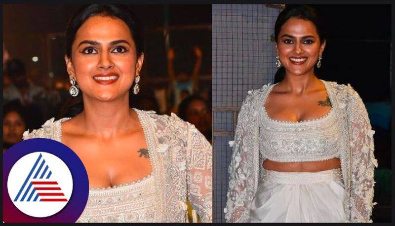 Actress Shraddha Srinath flaunts her white simple outfit in film promotion vcs