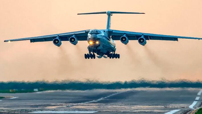 IL 76 military transport plane