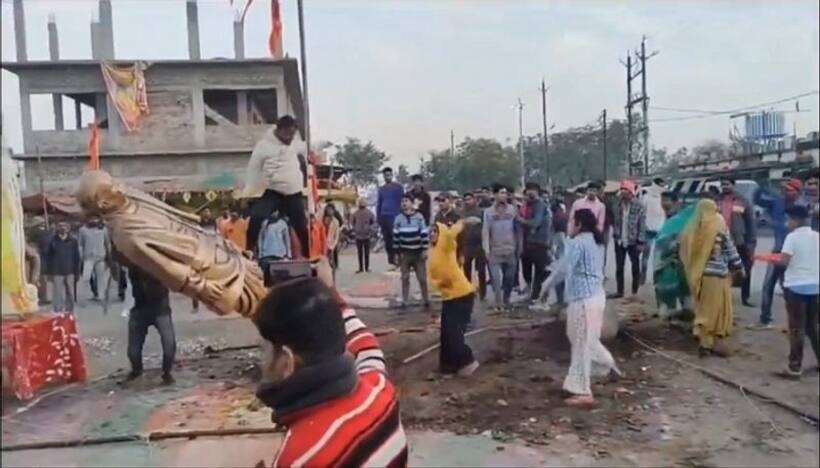 Clashes erupt after Sardar Vallabhbhai Patel's statue vandalised in MP's Ujjain; videos go viral (WATCH)