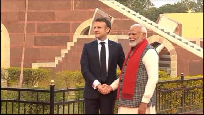 PM Modi, French President Macron hold mega roadshow in Jaipur KRJ