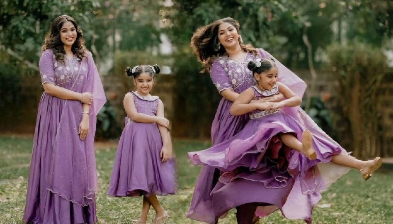 actress muktha shared pic with her daughter kanmani in instagram nsn