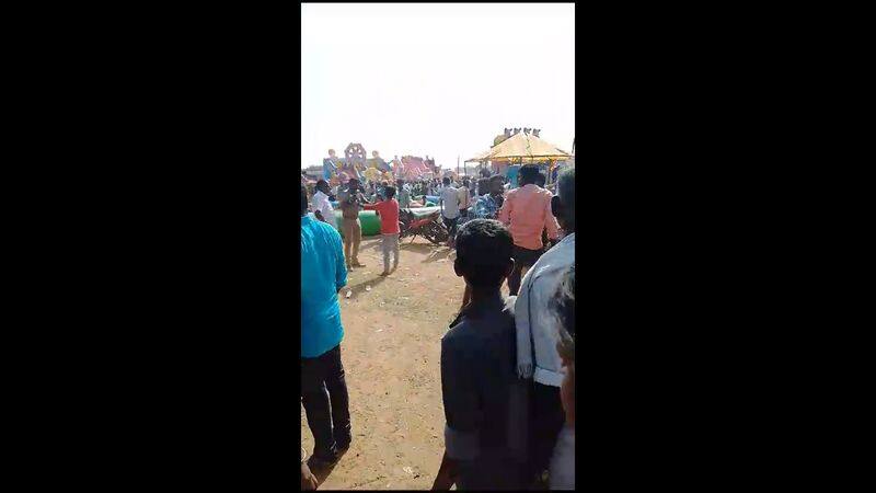 police constable attacked by youngsters at vadalur in cuddalore district vel