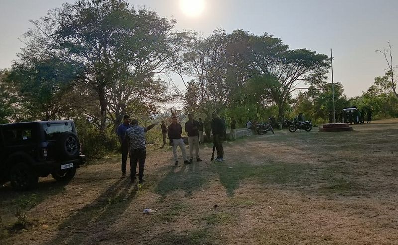 A Herd Of 30 Wild Elephant Entered Chikkamagaluru Forest Officers Rushed To The Spot gvd