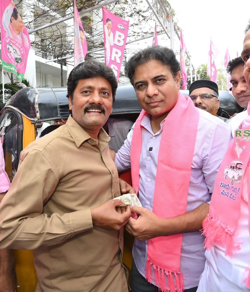 BRS Working President KTR Auto ride in Hyderabad AKP