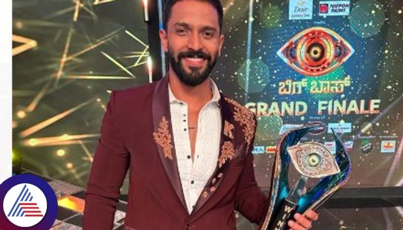 Karthik Mahesh  is winner of colors kannada Bigg Boss kannada season 10 reality show srb