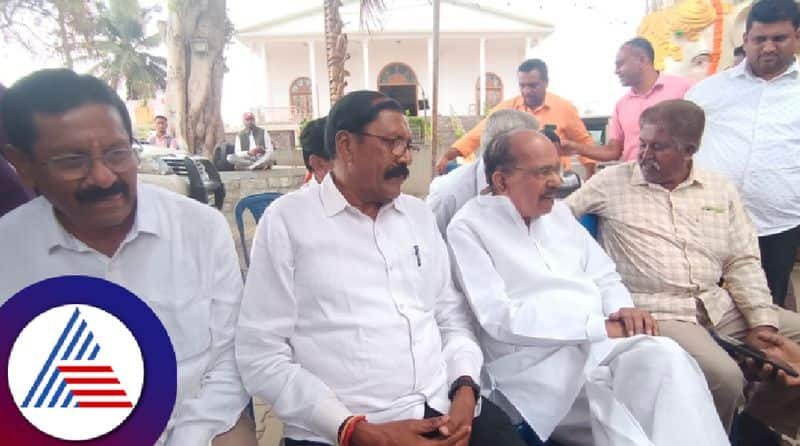 Veerappa moily outraged against HD Kumaraswamy at Chikkaballapur rav