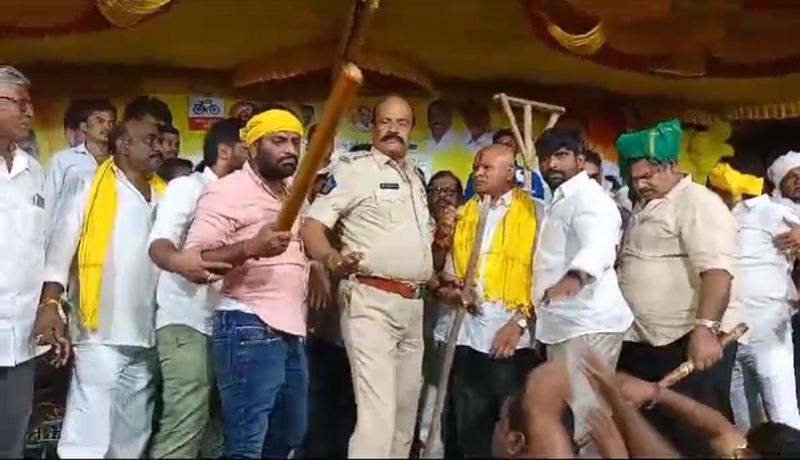 Stone pelting on TDP Meeting in Palnadu District AKP