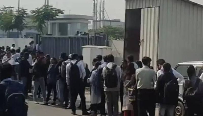 queue of 3000 engineers for walking interview viral video rlp