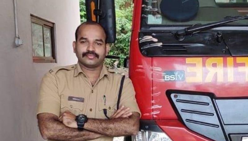 fire and rescue officer and his mother found dead in home at kozhikode vkv