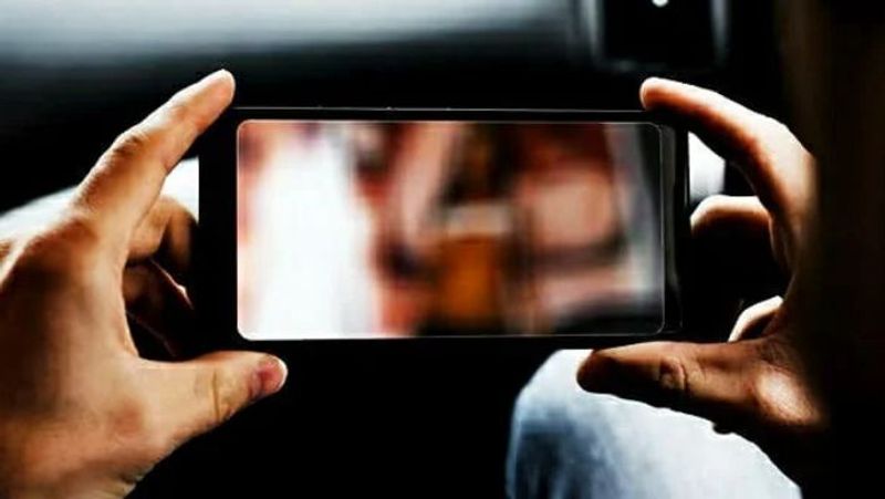 More than 5000 nude scenes of girls in Kolar teacher's mobile grg 