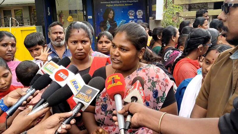 private school students and parents protest against school management in coimbatore for over fee vel