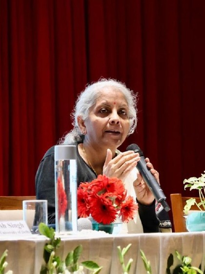 <p>सरकार का दावा है कि 25 करोड़ लोगों को गरीबी रेखा से बाहर निकाला गया है। </p>
