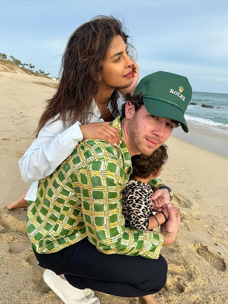 Priyanka Chopra Nick Jonas move out of their Rs 166 crore LA mansion skr