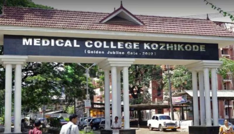 Tongue surgery for 4-year-old girl who came to remove sixth finger; Treatment failure complaint again in Kozhikode Medical College