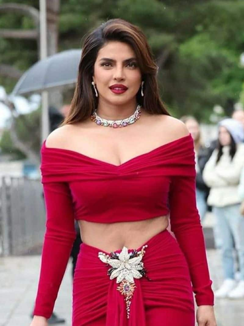 priyanka chopra red dress for valentine day zkamn