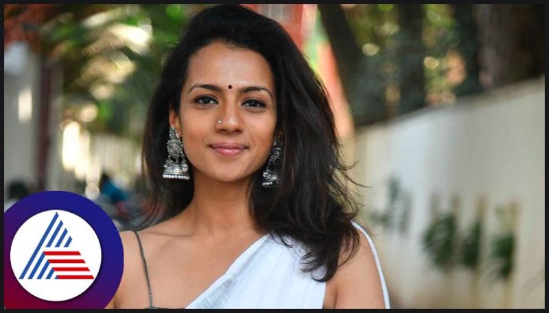 Im in bengaluru ready to begin film shootings says Sruthi Hariharan vcs