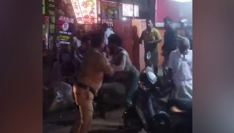 bike without a number plate was seized; Beating the policemen; arrest fvv