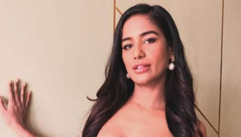 Poonam Pandey's death news shocks India; last Insta post casts doubt over battle against cervical cancer 