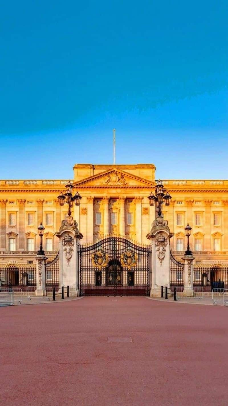 most expensive house in the world buckingham palace worth in rupees british royal family net worth kxa 