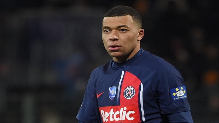 Barcelona star's take a dig at Kylian Mbappe, sparks controversy in Football circles osf