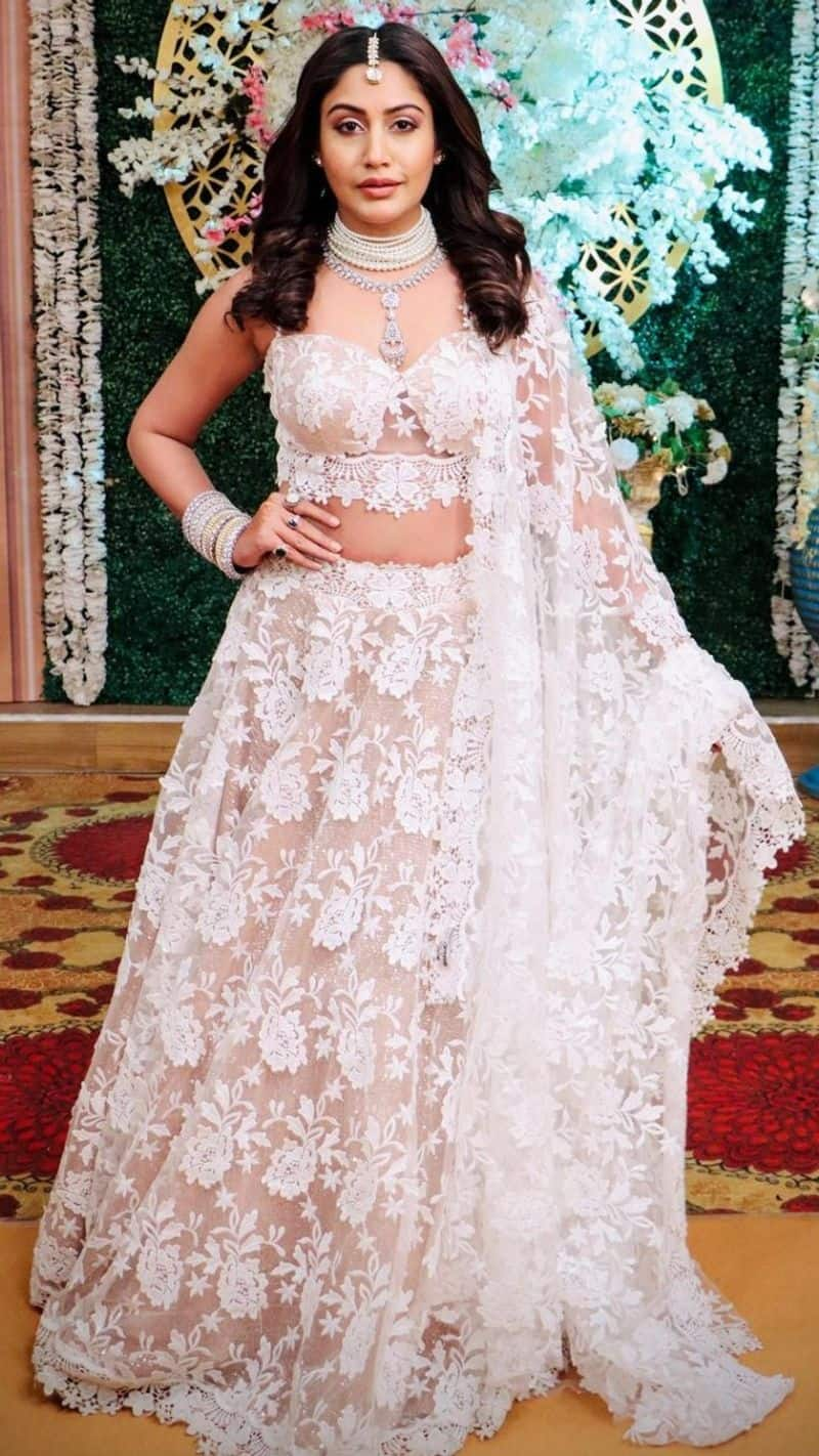 Ishqbaaz fame Surbhi Chandna latest Outfits kxa 