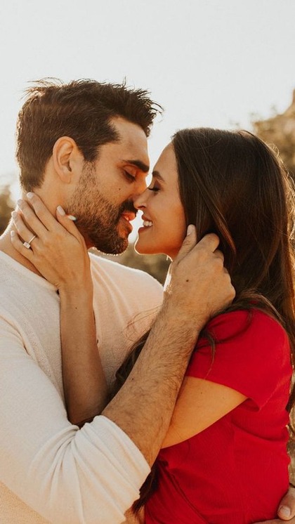 <p>अमेरिका,भारत समेत कई देशा में कपल्स Valentine's Day सेलिब्रेट करते हैं लेकिन दुनिया में कई देश ऐसे हैं जहां इस दिन का नाम सुनते ही लोग कांप उठते हैं। </p>
