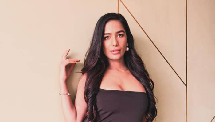 Poonam Pandey Is Not Centres Ambassador For Cervical Cancer Awareness vvk