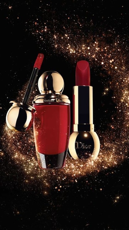 <p>Couture Beauty diamond lipstick दुनिया की सबसे महंगी लिपस्टिक है। जिसकी कीमत 93 करोड़ है। ये ब्रांड इंडिया में नहीं आता है। इसे हीरे से बनाया गया है जिस वजह से ये इतनी महंगी है। </p>
