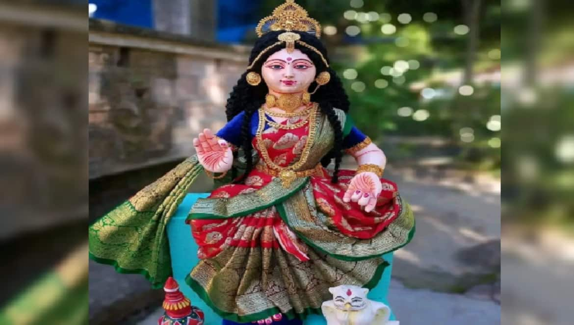 Kojagori Lakshmi Puja 2024: 7 messages, status updates to share with loved ones this auspicious day ATG