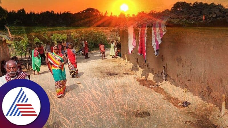 People of this village in Bihar wakes up early and go around the village pav 