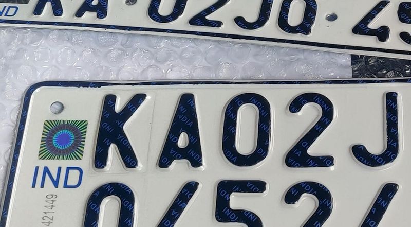 Reluctance of owners to put up high security number plates gvd