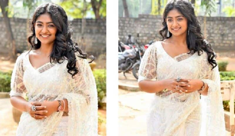 Kannada Actress Bhoomi shetty in White saree, Fans compare her to Shilpa shetty Vin