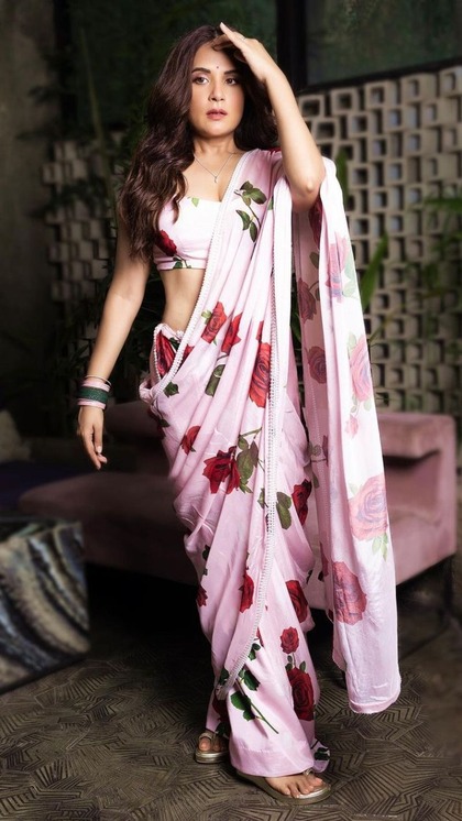 बेस्ट हैं मम्मा टू बी Richa Chadha के 10 एथनिक लुक्स