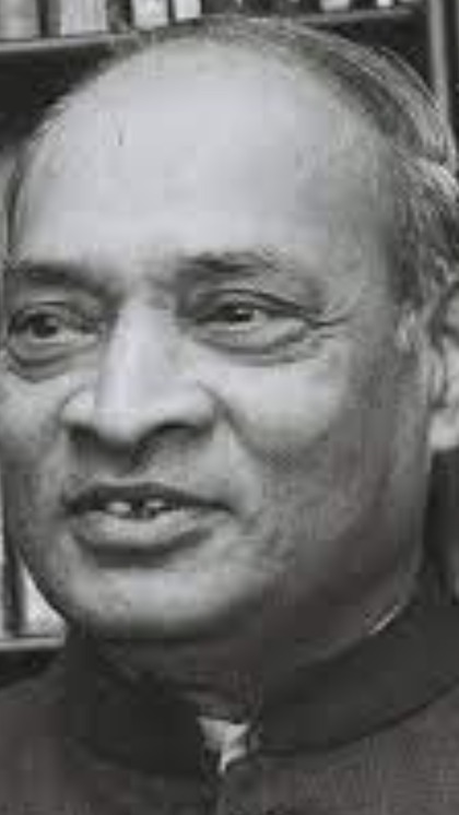 <p>पूर्व पीएम नरसिम्हा राव,चौधरी चरण सिंह और वैज्ञानिक एस स्वामीनाथन को भारत रत्न से सम्मानित किया जाएगा। पीएम मोदी ने एक्स पर ट्वीट करते हुए ये जानकारी साझा की।</p>
