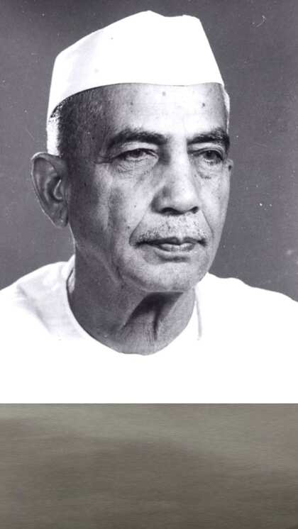 <p>किसान नेता चौधरी चरण सिंह को केंद्र सरकार ने आज भारत रत्न से सम्मानित करने का ऐलान किया पीएम मोदी ने खुद इसकी जानकारी सोशल मीडिया प्लेटफॉर्म एक्स पर शेयर की।<br />
 </p>

