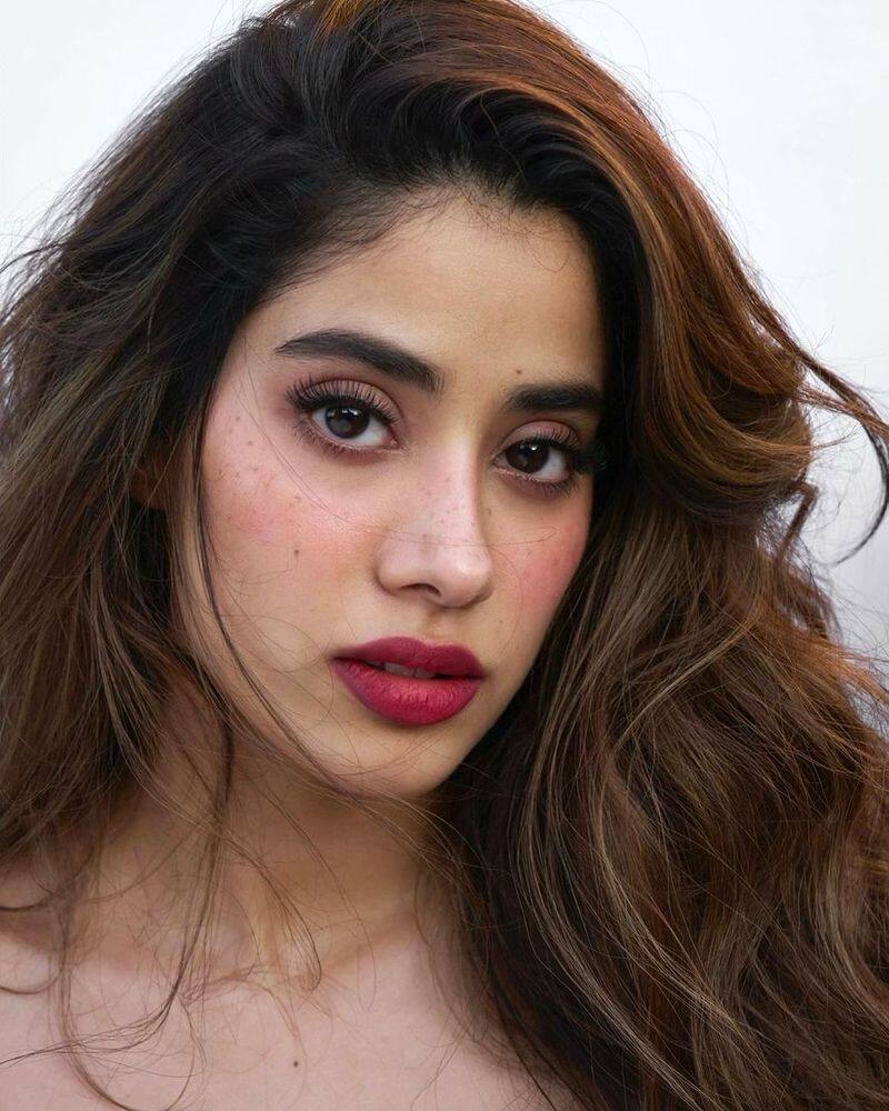 Janhvi Kapoor latest hot photos mma