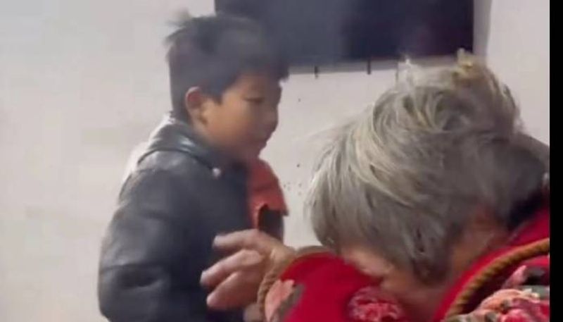 Chinese boy runs back into burning home four times to save father and grandmother rlp