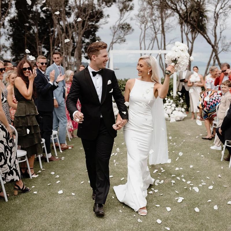 RCB Cricketer Lockie Ferguson gets Married picture goes viral kvn