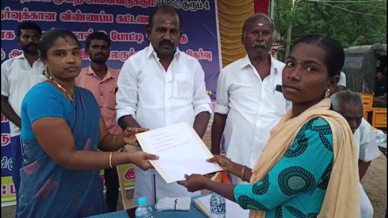 free book materials distributed to students who are prepared competitive exams in ramanathapuram district vel