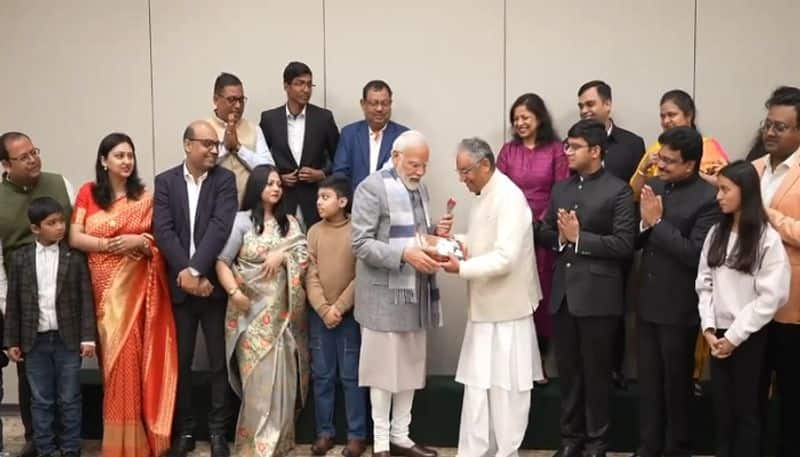 Karpoori Thakur's family meets PM Modi, expresses gratitude for Bharat Ratna recognition (WATCH) AJR