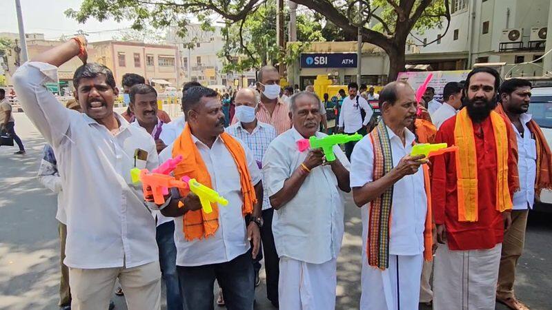 hindustan makkal sevai persons entered collector office with toy guns in coimbatore vel