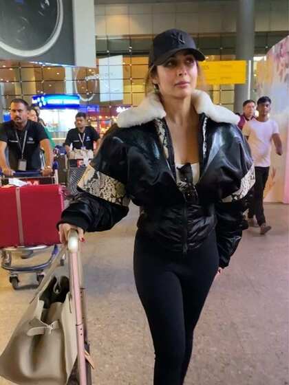 Malaika Arora looks stylish in black outfit