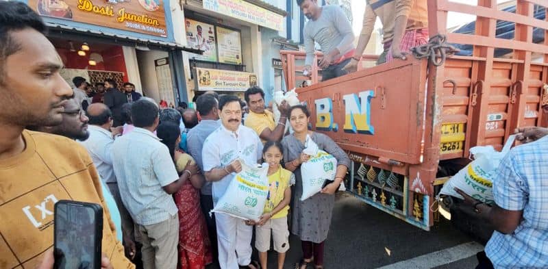 Mysore Bharat rice distribution to public started snr