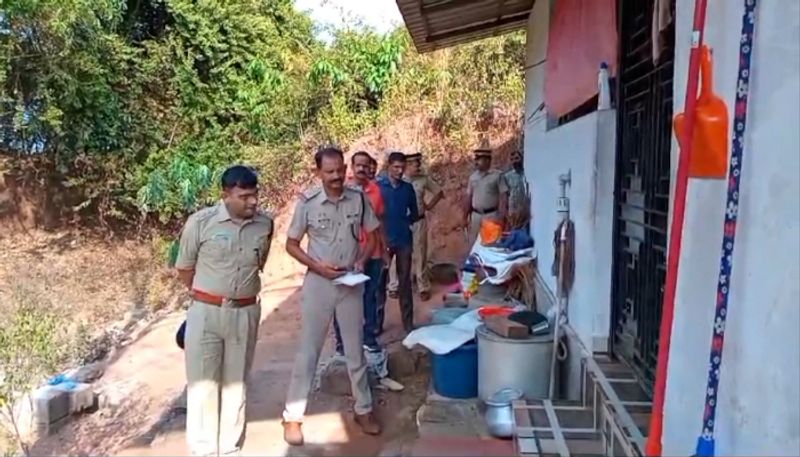 family who intervened attempt to burn their house attacked with surgical blade in kannur three injured etj