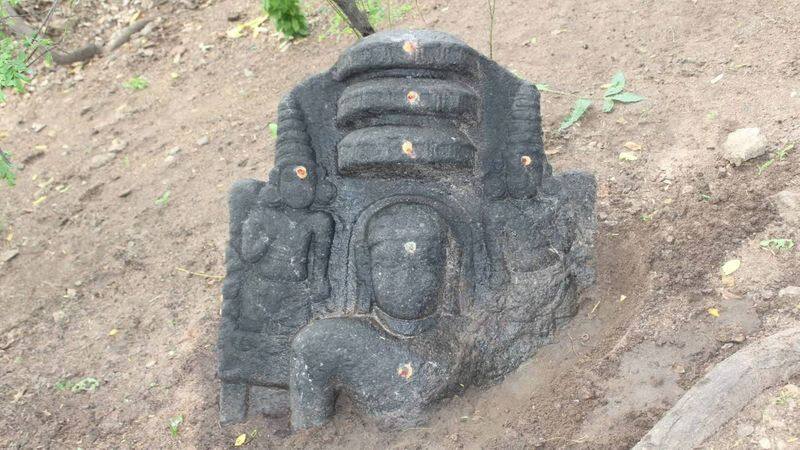 1000 years old mahavir statue found in TN virudhunagar thiruchuzhi Rya